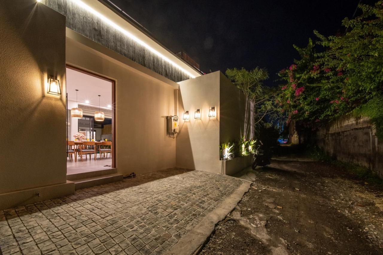 New 4 Bedroom 5 Min Walk To Berawa Beach Enclosed Livng Canggu  Exterior photo
